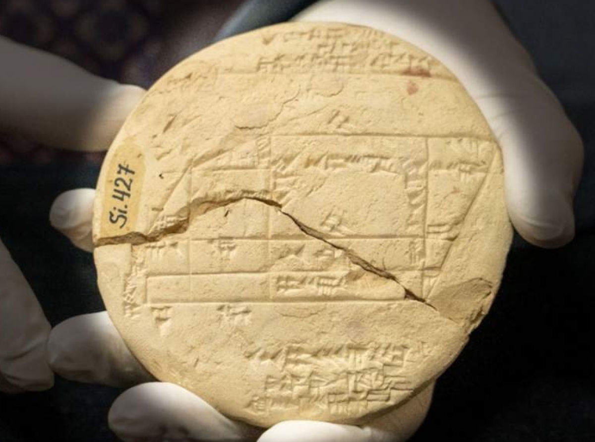 Una tablilla babilónica y un matemático australiano