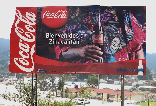 Anuncio espectacular de Coca-Cola cerca de San Cristóbal, Chiapas