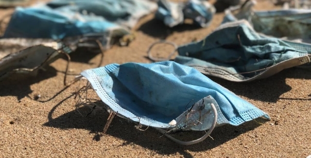 Las mascarillas se convierten en microplásticos