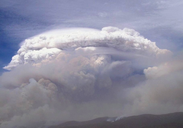 Pirocumulonimbo en Canberra. 2003, NASA